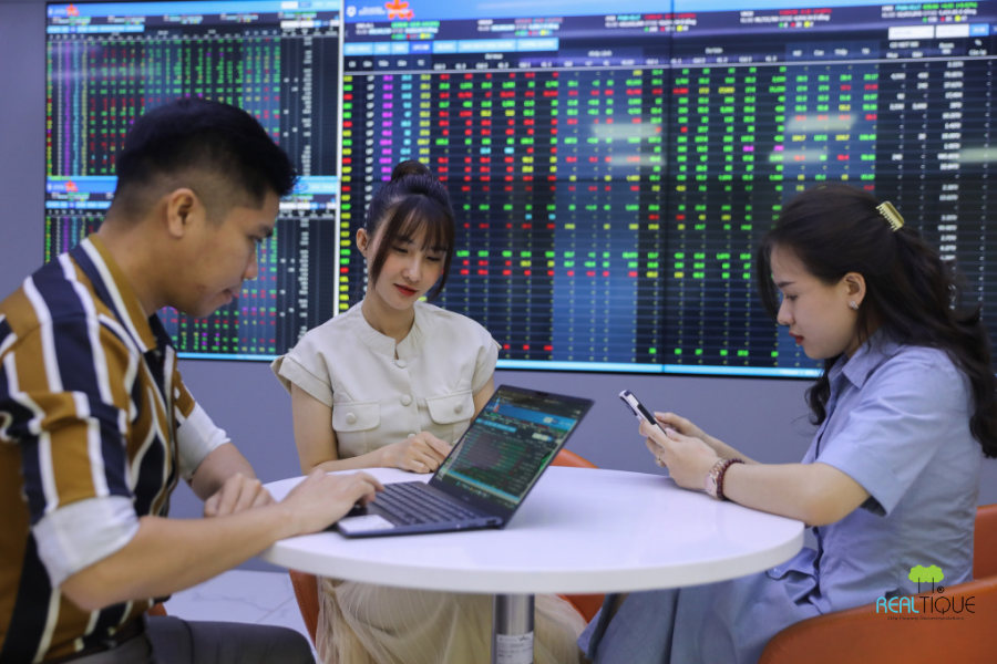 Trading at a stock exchange