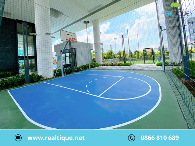 The basketball court at One Verandah