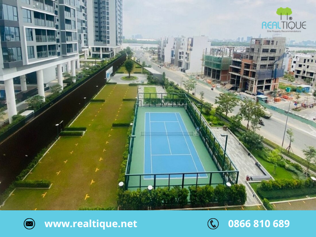 Tennis courts at One Verandah