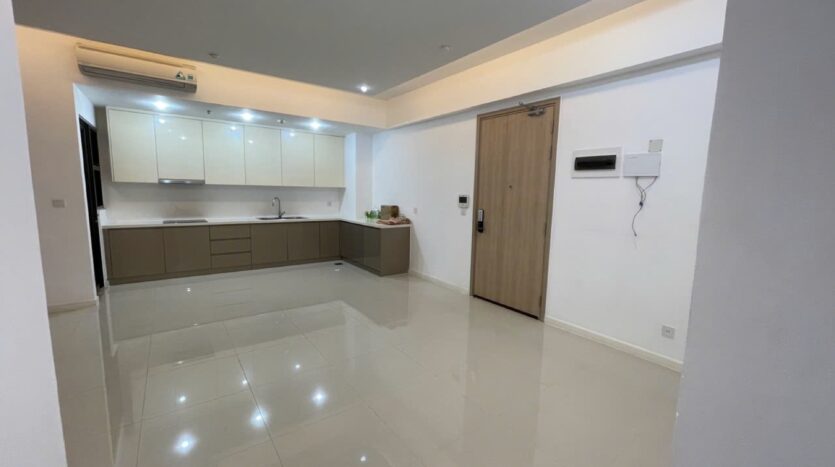 Bếp gloss kem built-in căn hộ Estella Heights Tower T1 | Built-in cream gloss kitchen of Estella Heights Tower T1 apartment