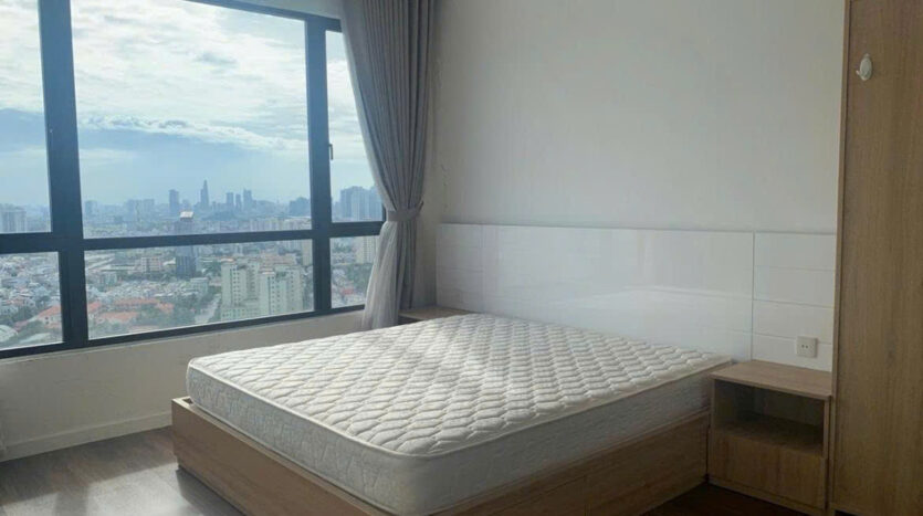 Master bedroom with high-floor city view at Estella Heights Tower T2 apartment