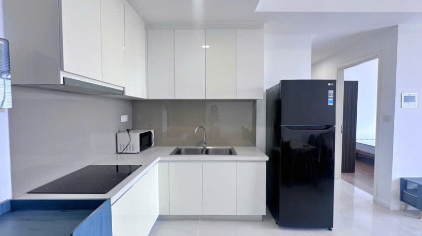 Kitchen built-in cabinetry and appliances at Masteri An Phu Tower B apartment