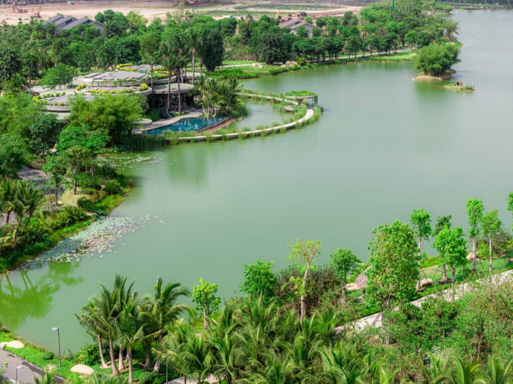 Hồ Thiên Nga 12ha trung tâm Eco Retreat ban ngày | Swan Lake 12ha center Eco Retreat daytime