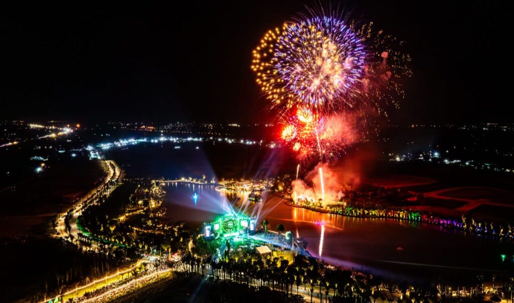 Pháo hoa tại Hồ Thiên Nga Eco Retreat | Fireworks at Swan Lake Eco Retreat