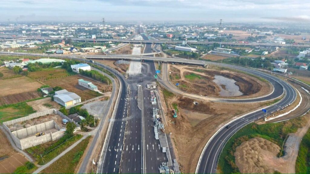 Nút giao Mỹ Yên - Bến Lức tiếp nối Vành Đai 3 vào Eco Retreat | My Yen - Ben Luc interchange connecting Ring Road 3 to Eco Retreat