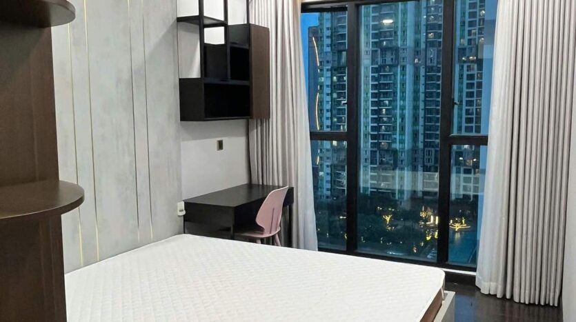 Phòng khách căn hộ 4PN Feliz en Vista tháp Altaz full nội thất view sông Sài Gòn | Living room of 4-bedroom apartment in Altaz tower at Feliz en Vista fully furnished with Saigon River view