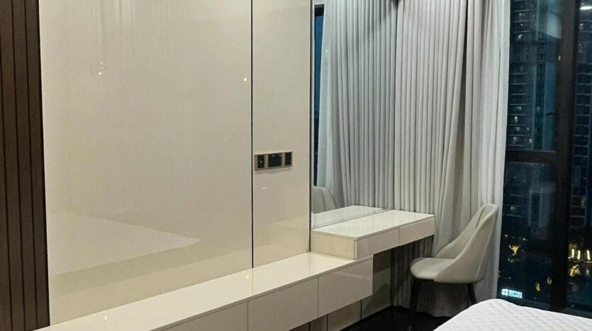 Bếp đảo và khu nấu căn hộ Feliz en Vista Altaz full nội thất cao cấp | Island kitchen of fully furnished premium apartment at Feliz en Vista Altaz