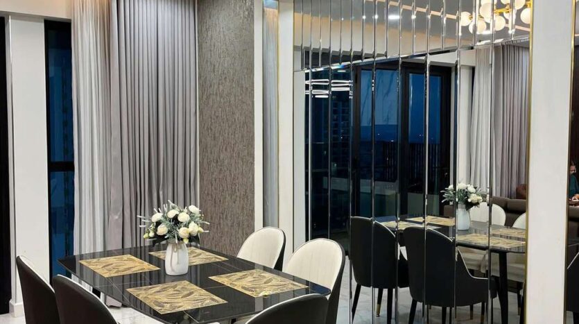 Phòng ngủ master căn hộ Feliz en Vista nội thất cao cấp | Master bedroom of Feliz en Vista apartment with premium furnishing