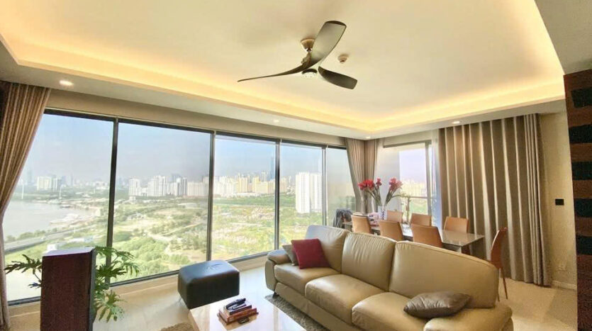Ban công căn hộ Diamond Island view sông Sài Gòn và sông Giồng | Balcony of Diamond Island apartment with Saigon River and Giong River view