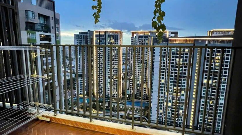 Phòng ngủ master căn hộ Vista Verde 82.4m2 view sông | Master bedroom of Vista Verde 82.4sqm apartment with river view
