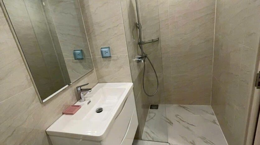 Phòng ngủ master Vista Verde Tower 2 đầy đủ nội thất | Master bedroom of Vista Verde Tower 2 fully furnished