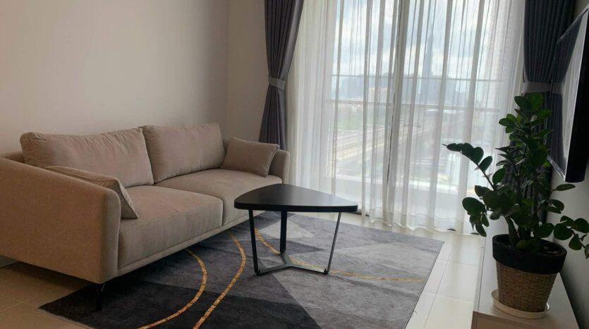 Phòng khách căn hộ 1 phòng ngủ Gateway Thảo Điền Tháp B 57m2 đầy đủ nội thất | Living room of 1-bedroom Gateway Thảo Điền Tower B 57sqm apartment fully furnished