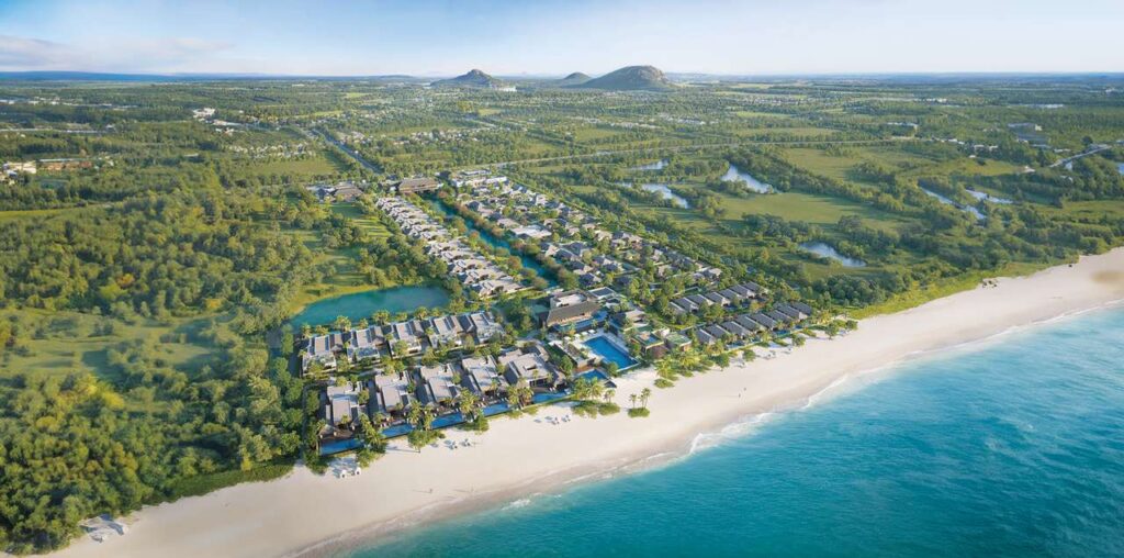 Toàn cảnh khu nghỉ dưỡng Mandarin Oriental Đà Nẵng nhìn từ biển | Resort aerial view from the sea