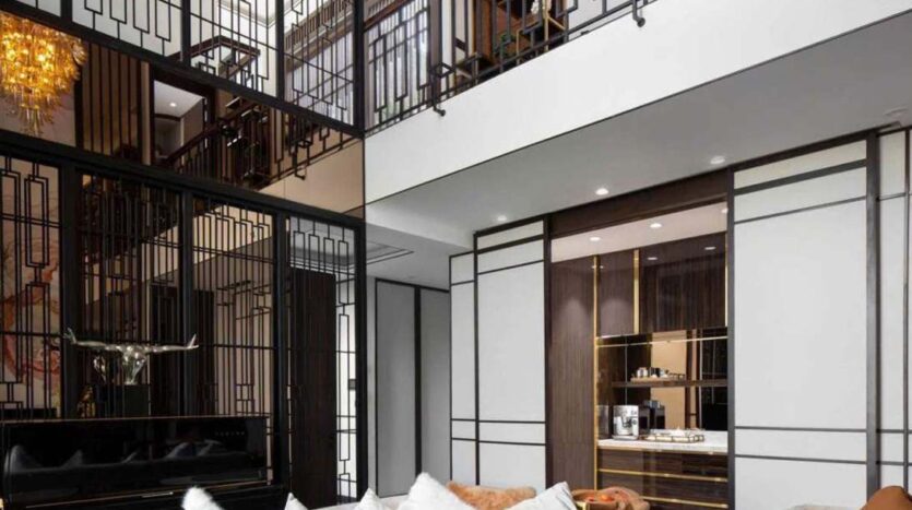 Không gian thông tầng 2 tầng với lan can nghệ thuật penthouse Sky Mansion | Double-height duplex void with ornate railings, Sky Mansion penthouse Vista Verde