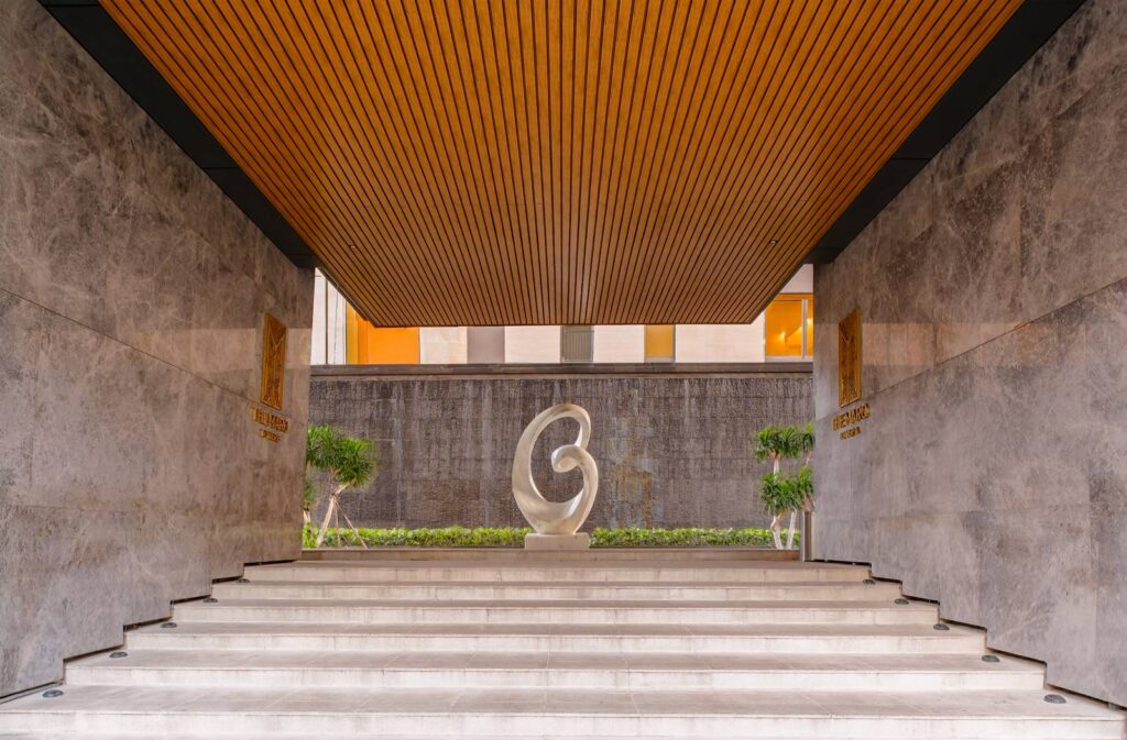Sảnh đón cư dân The Marq | Residential arrival lobby at The Marq