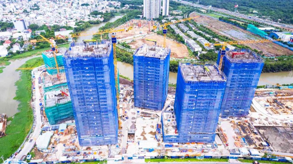 Công trường thi công các tòa tháp The Privé ven sông, cập nhật 2026 | The Privé riverside tower construction site, 2026 update