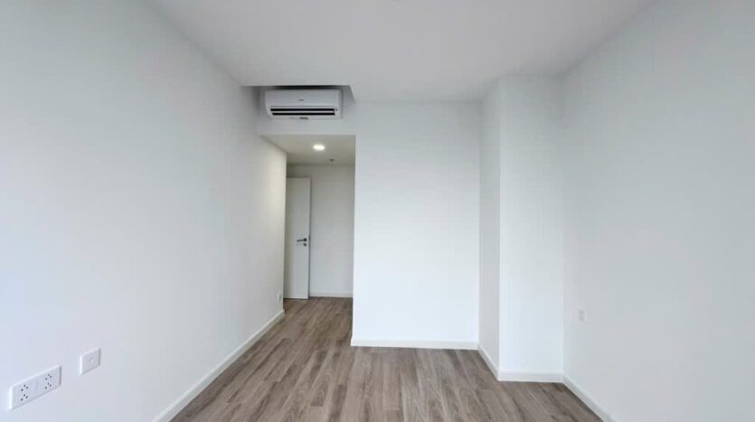Urban Green Tháp A — căn hộ 75m² 2PN nội thất cơ bản có rèm cho thuê (ảnh 10) | Urban Green Tower A — 75sqm 2BR basic furnished apartment for rent (photo 10)
