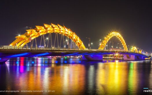 Dragon Bridge in Da Nang at night | Cầu Rồng Đà Nẵng về đêm