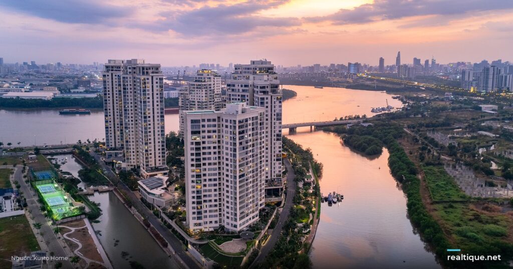 Diamond Island on the Saigon River, aerial view | Đảo Kim Cương bên sông Sài Gòn nhìn từ trên cao