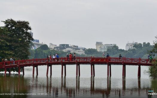 The Huc Bridge on Hoan Kiem Lake, Hanoi | Cầu Thê Húc, hồ Hoàn Kiếm, Hà Nội