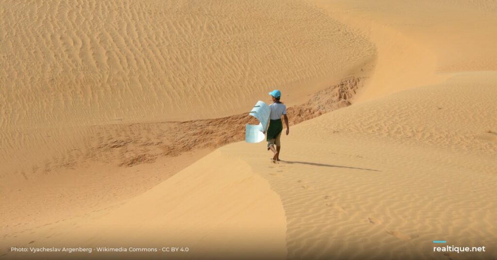 Sand dunes in Mui Ne | Đồi cát Mũi Né