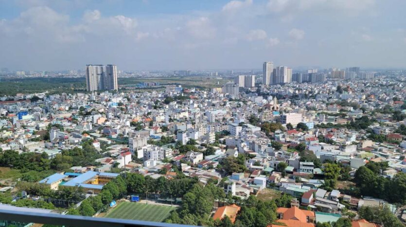 View thành phố từ ban công căn hộ 3PN Feliz en Vista tháp Cruz | Open city view from the balcony of a 3BR apartment at Feliz en Vista Cruz Tower