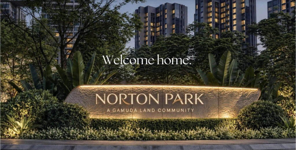 Bảng tên Norton Park "Welcome home" giữa mảng xanh ở lối vào dự án | Norton Park “Welcome home” name wall among the greenery at the entrance