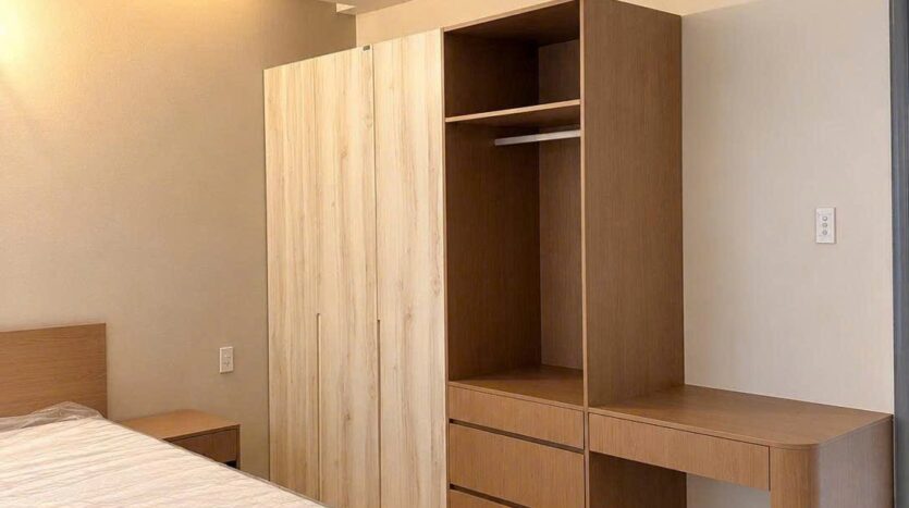 Phòng ngủ có tủ quần áo | Bedroom with wardrobe